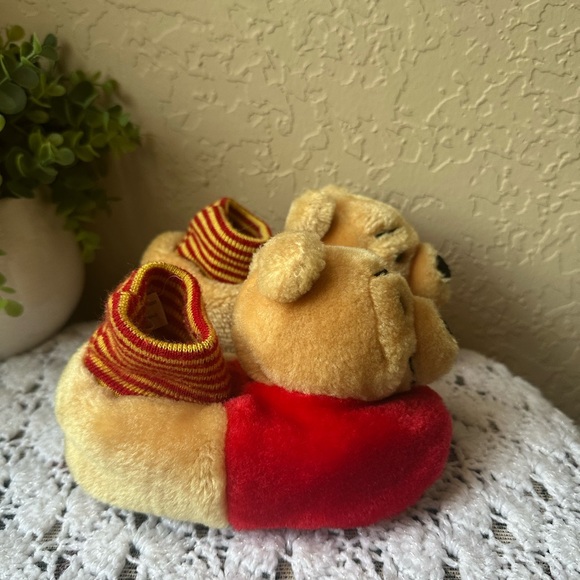 Disney Winnie the Pooh Plush 8.5in and Vintage Slippers Sz 7-8 - Red and Yellow - Picture 8 of 12